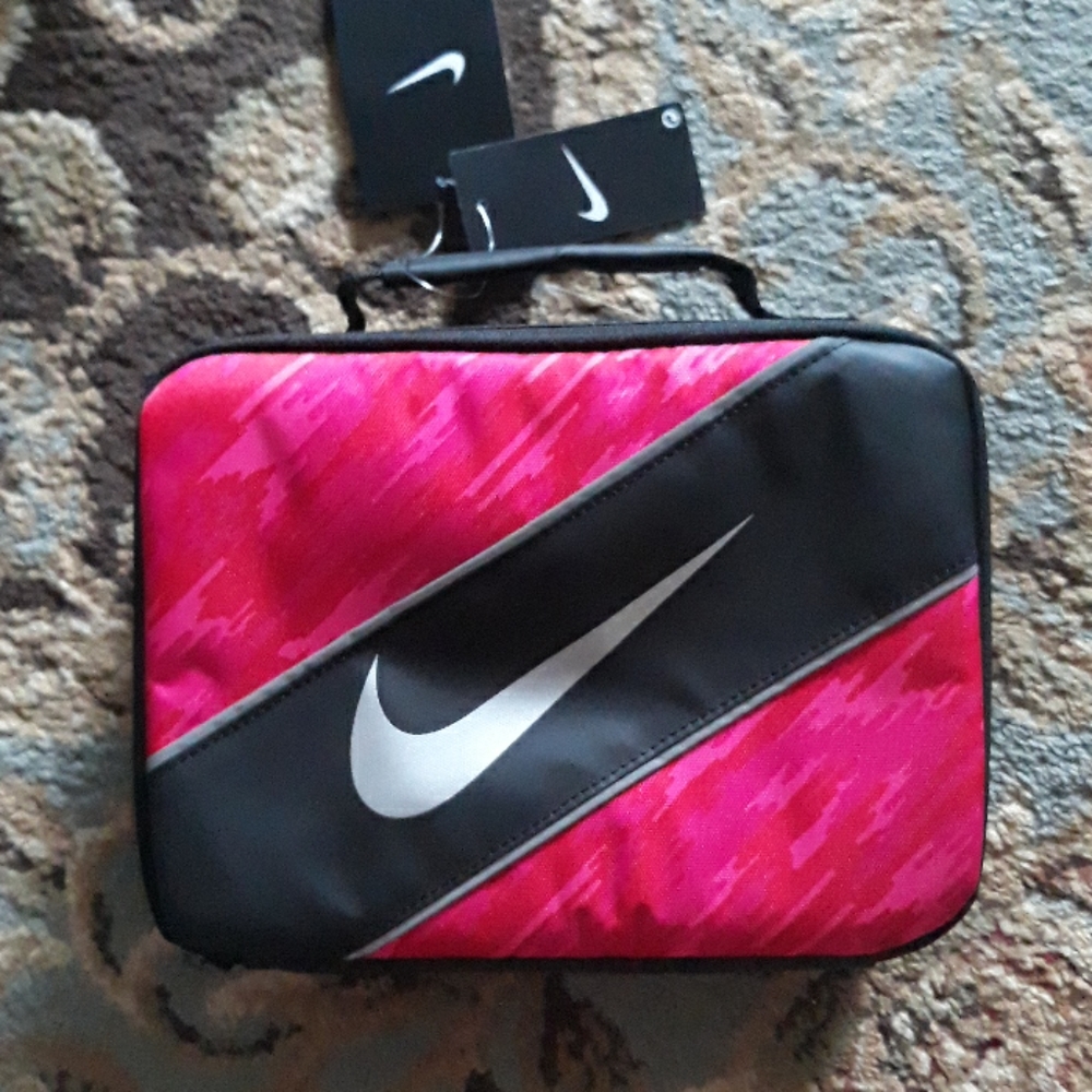 8x*Host Pick*Nike insulated lunch bag